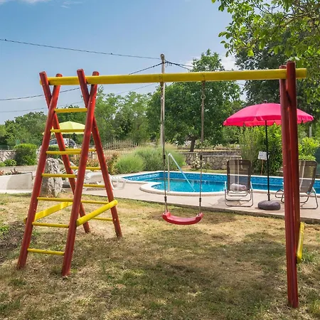 Amazing In Erzisce With 2 Bedrooms, Jacuzzi&outdoor Swimming Pool *