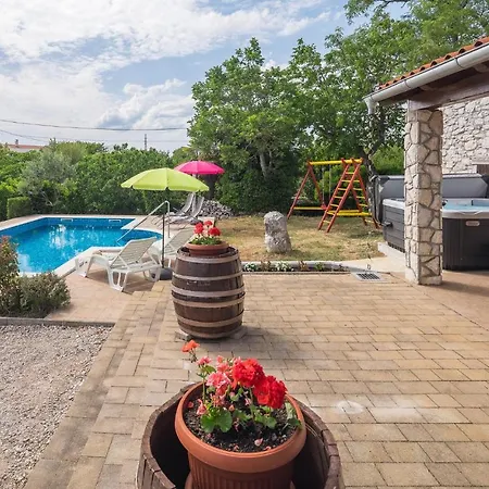 Amazing In Erzisce With Jacuzzi Holiday home *