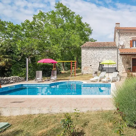 Holiday home Amazing In Erzisce With Jacuzzi Nedescina